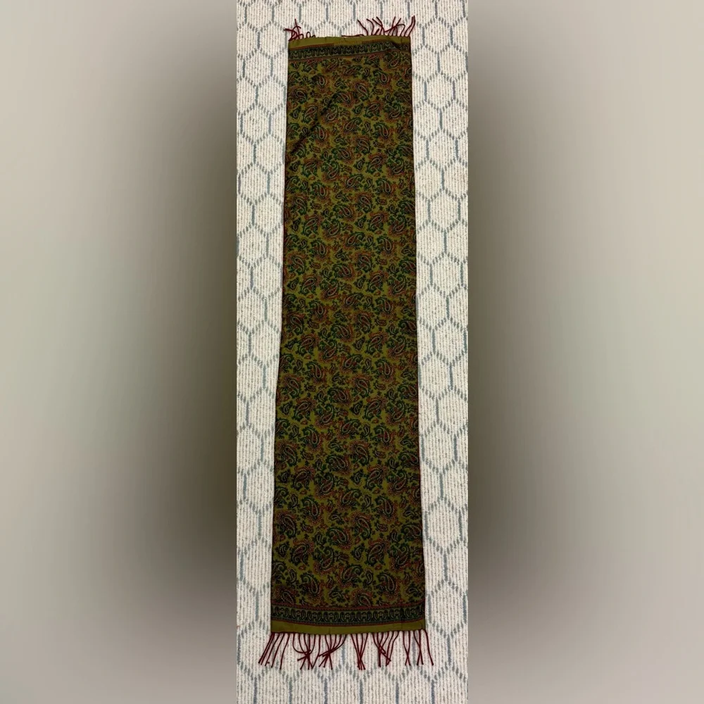 PIERRE BALMAIN Paris Vintage Luxurious Silk/Wool Green Paisley Scarf W/ Fringe